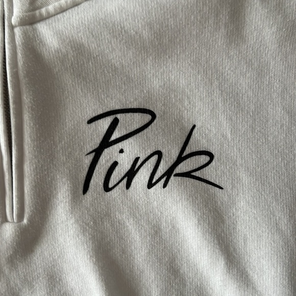 VS PINK sweatshirt size M NWOT - Picture 2 of 4